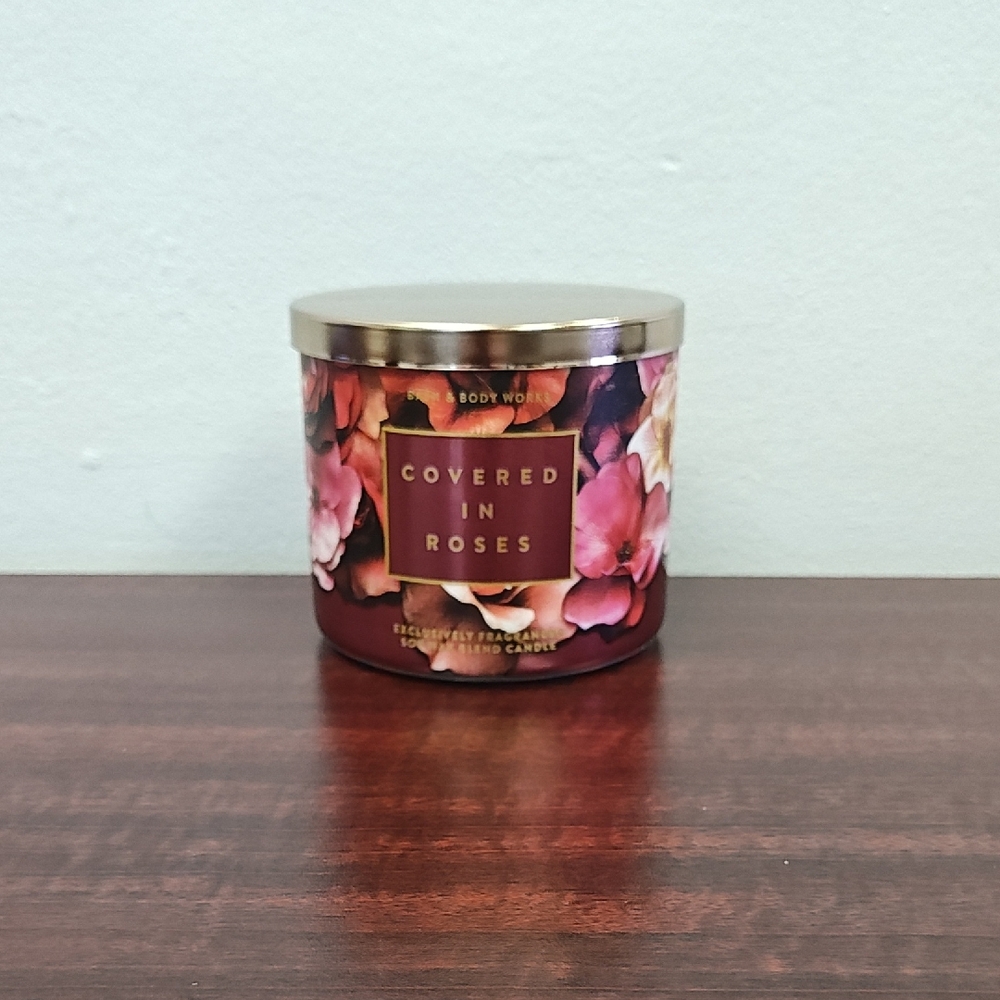 Bath & Body Works COVERED IN ROSES 3-Wick Candle